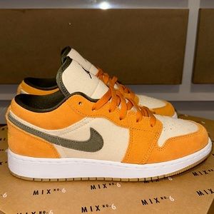 Jordan Dunks fall colors